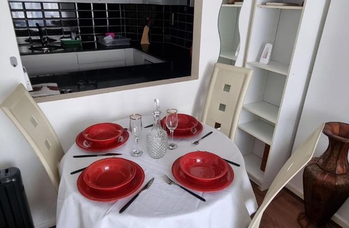 Edgware Apartment | Tranquil City Escape in Edgware - 1 Bed Apartment