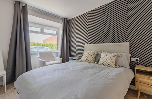 Shepshed House | Tranquil Loughborough Bungalow Retreat Sleeps 6