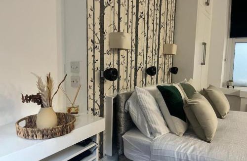 Barbican Apartment | Tree studio apartment Barbican F3