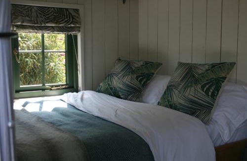 Otterham Other | TREKLYS Shepherds Hut