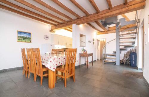 Uckington House | Troilus Barn