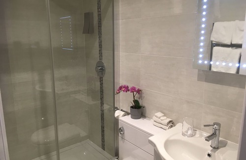 Charlwood Bed & Breakfast | Trumbles