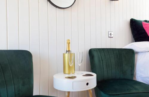 Crudgington House | Twin Oaks
