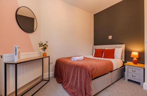 Hove Apartment | Two Three Bedrooms Apartment Next To Hove Beach