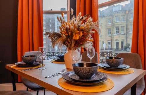 Hove Apartment | Two Three Bedrooms Apartment Next To Hove Beach