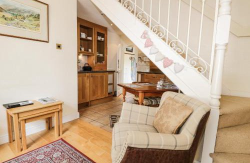 Ambleside House | Two Tweenways