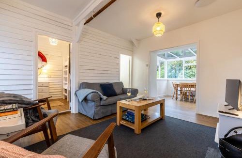 Bodorgan House | Ty Capel Bach