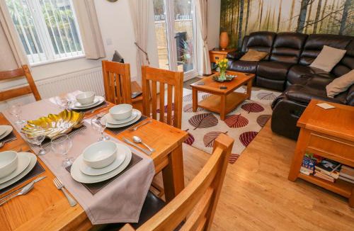 Ammanford House | Ty Cerrig