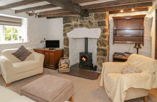 Beaumaris House | Ty Coed