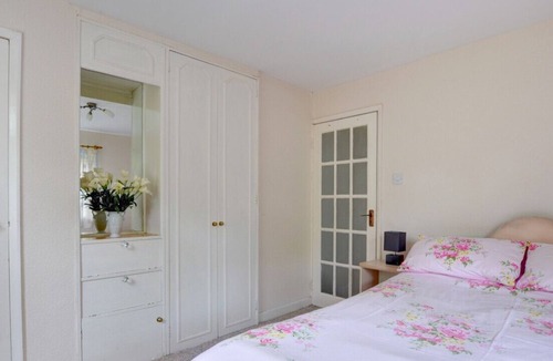 Machynlleth House | Ty Dulas - Two Bedroom House, Sleeps 5