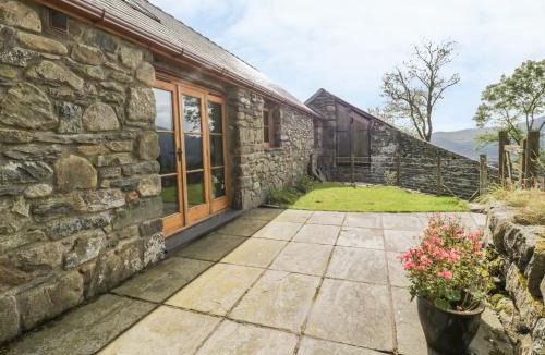 Penrhyndeudraeth House | Ty Hir