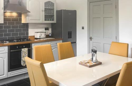 Haverfordwest House | Ty'n-Y-Canol