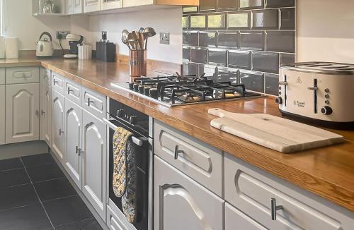 Haverfordwest House | Ty'n-Y-Canol
