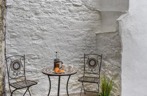 Bala House | Ty Ni