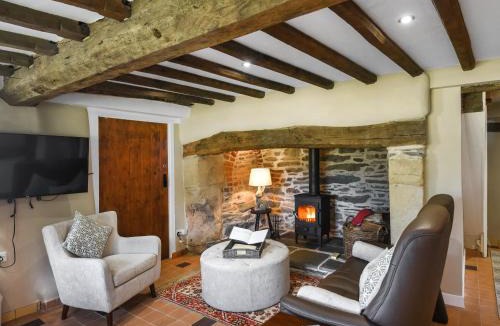 Acrefair House | Ty-Ucha Cottage