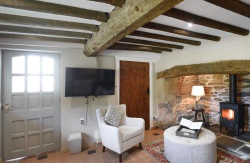 Acrefair House | Ty-Ucha Cottage