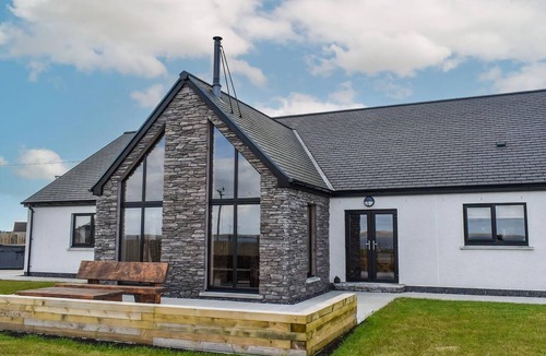 Isle of Lewis Cottage | Uninterrupted views over Coll Beach and sea views out over Broadbay.