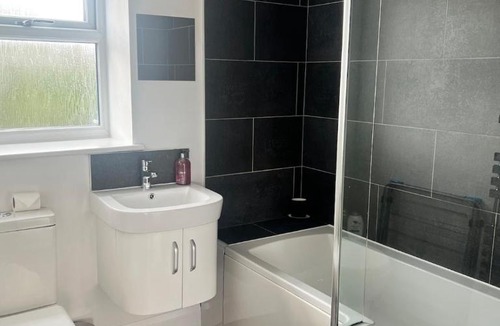 Keynsham Apartment | Upper Valley View