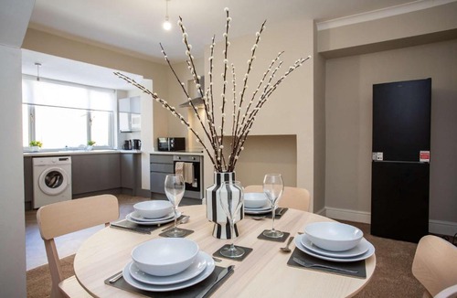 Broomhill House | Vacant Nests Charming 2BR house Coastal Wifi