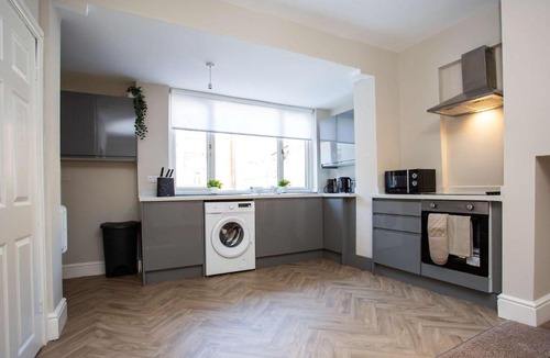 Broomhill House | Vacant Nests Charming 2BR house Coastal Wifi