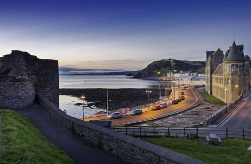 Aberystwyth House | Vacation home Dinas y Gadair in Aberystwyth - 4 persons, 2 bedrooms