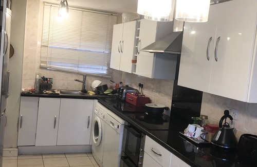 Peterborough House | Very quiet area, close to Peterborough Hospital