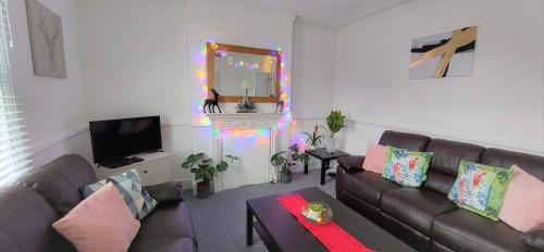 Fairfield Apartment | Very spacious two bedroom converted apartment in East Croydon