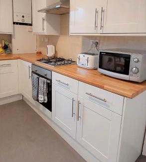 Fairfield Apartment | Very spacious two bedroom converted apartment in East Croydon