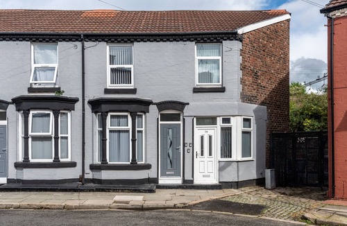 Liverpool House | Vichy - Strathcona Suites, 3 Beds Houses in Wavertree