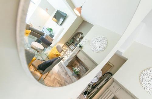 Lytham St. Anne's House | Villa Rose-Spacious Home with beautiful garden