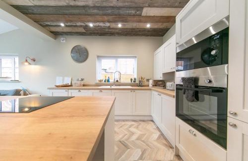 Lytham St. Anne's House | Villa Rose-Spacious Home with beautiful garden