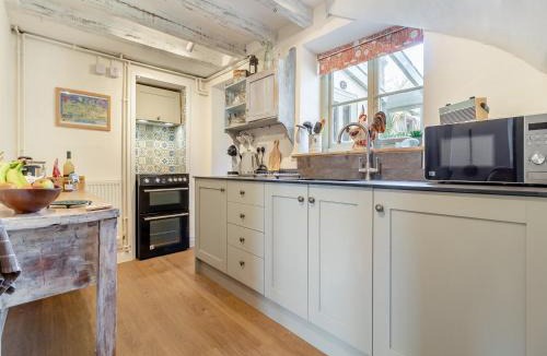 Great Snoring House | Vine Cottage - Ukc4237