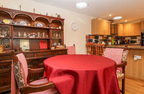 Martock Cottage | Vine Lodge