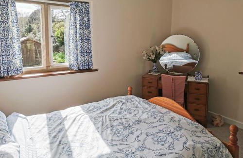 Stroud House | Violet Cottage