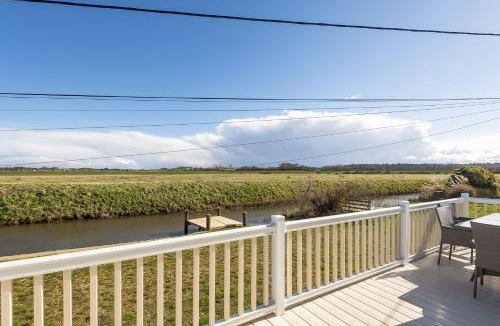 Heacham House | Violet