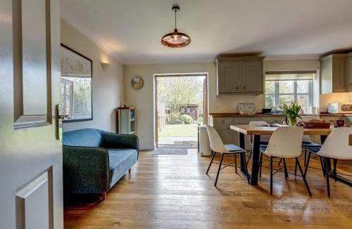 Evenley House | Walnut Cottage