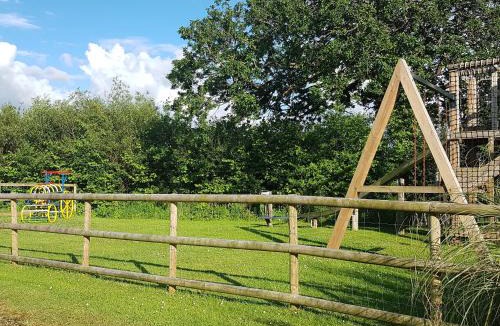 Holsworthy House | Walnut