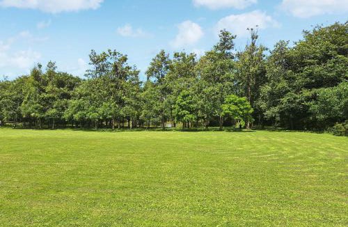 Holsworthy House | Walnut