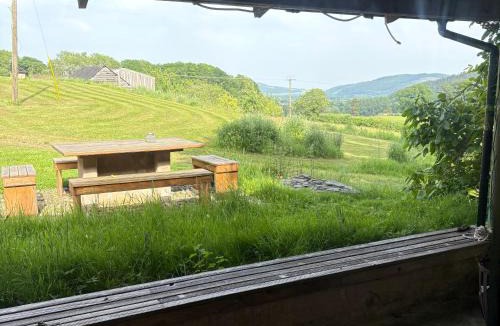 Presteigne House | Walnut Tree Lodge WITH hot tub
