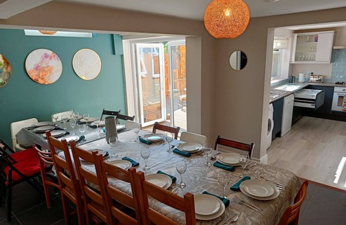 Margate Cottage | Walpole FRONT House: sleeps 13 people in 5 bedrooms