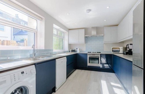 Margate Cottage | Walpole FRONT House: sleeps 13 people in 5 bedrooms