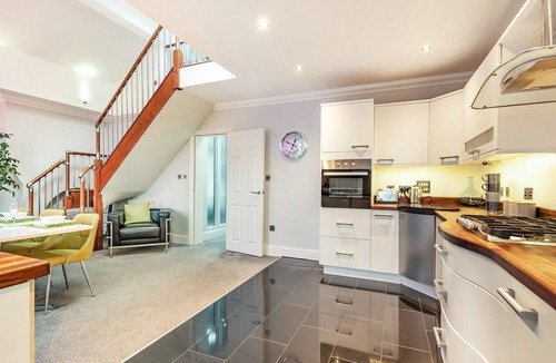 Cliftonville Cottage | Walpole Heights Penthouse