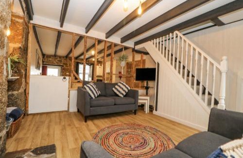 Newlyn House | Walter