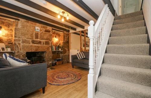 Newlyn House | Walter