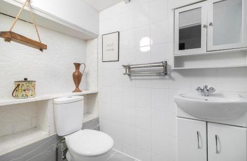 Bethnal Green Apartment | Warehouse Conversion Studio by Station