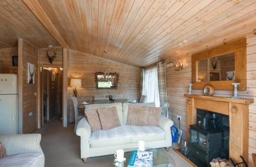 Bridgnorth House | Waterfall Lodge