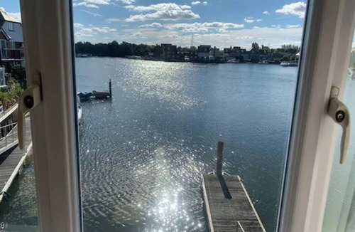 Abingdon House | Waterfront 4-Bed Townhouse at Abingdon Marina