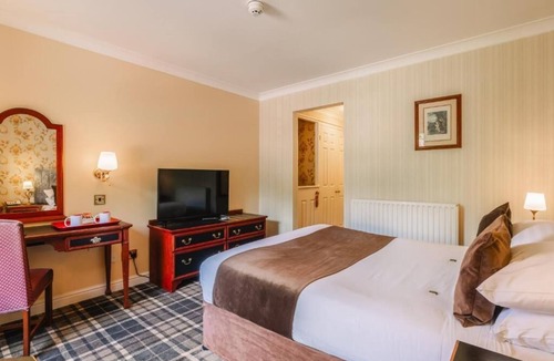 Ipswich Hotel | Waterfront Luxury Stay with Indoor Pool Access, Sauna, Free Parking!