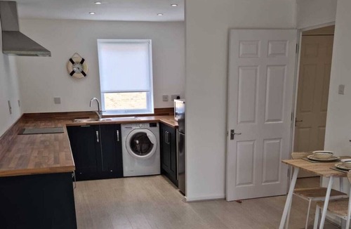 Burnham-on-Crouch Apartment | Waterfront Retreat - Modern 1 Bedroom Apartment