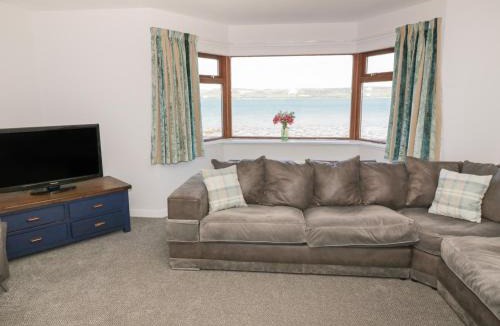 Stranraer House | Waters Edge
